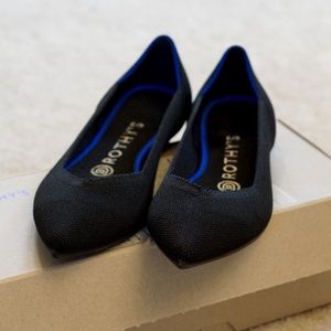Rothy's The Point in Black Solid, Size 7